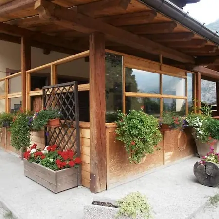 Hotel Bar Brenve Issogne